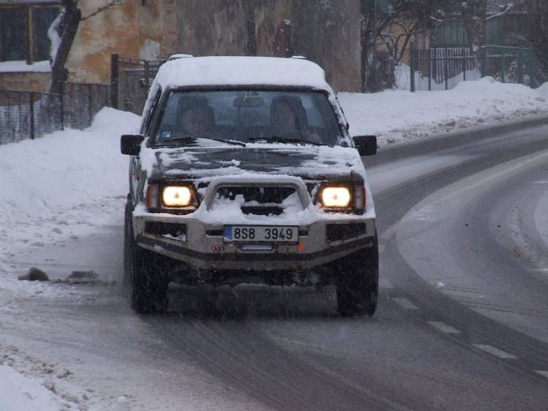 Příbramsko zasypal další sníh. Místy připadlo až 20 centimetrů nového sněhu. Na Rožmitálsku a v obcích pod brdskými hřebeny leží v průměru kolem 40 centimetrů sněhu. 