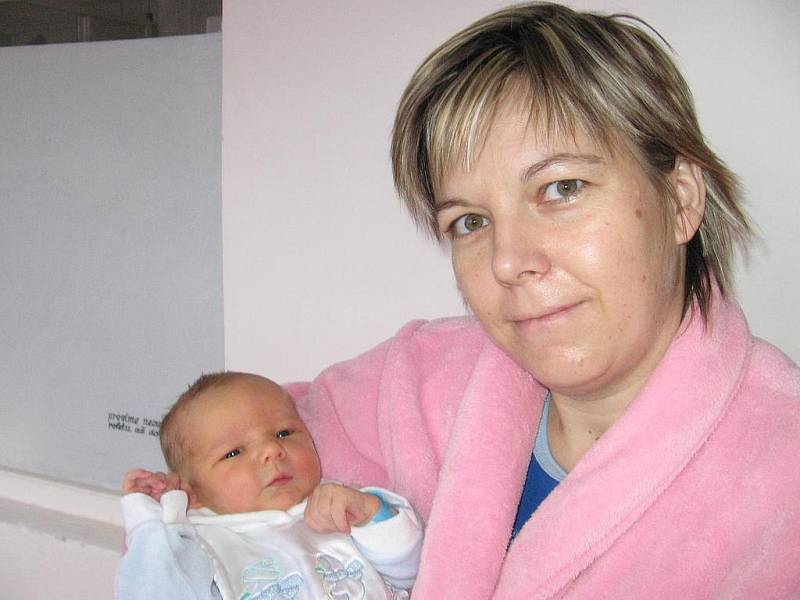 V neděli 6. prosince přivítali maminka Hana a tatínek Jaroslav z Příbrami na světě svého prvorozeného synka Lukáše Kocha, kterému sestřičky v porodnici po narození navážily 3,57 kg a naměřily 51 cm.