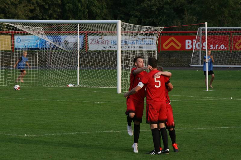 Ze zápasu divize B MFK Dobříš - Brandýs nad Labem 4:2.