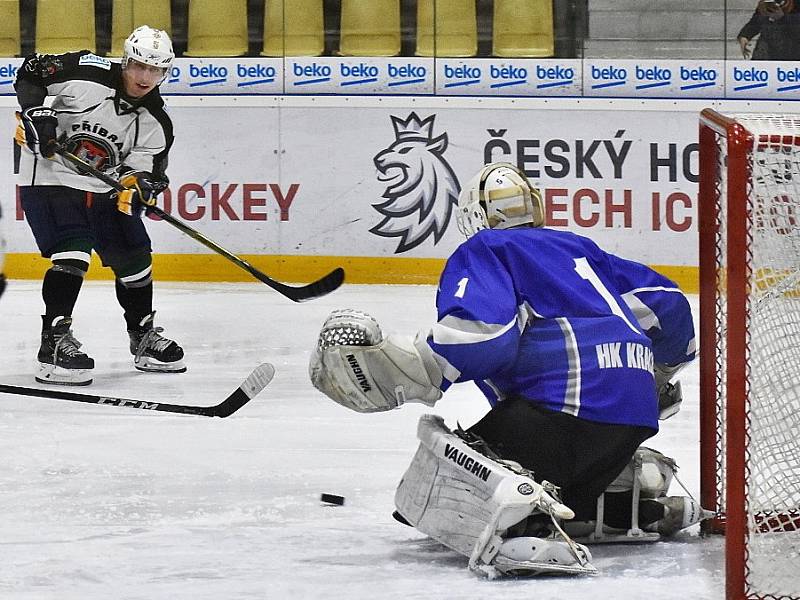 Příbram (v bílém) porazila doma v krajské lize Kralupy 4:1