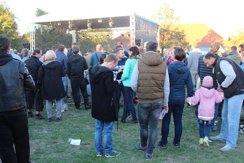 V sobotu 29. září se uskutečnil v podhradí zámku již sedmý ročník Mníšeckých pivních slavností.