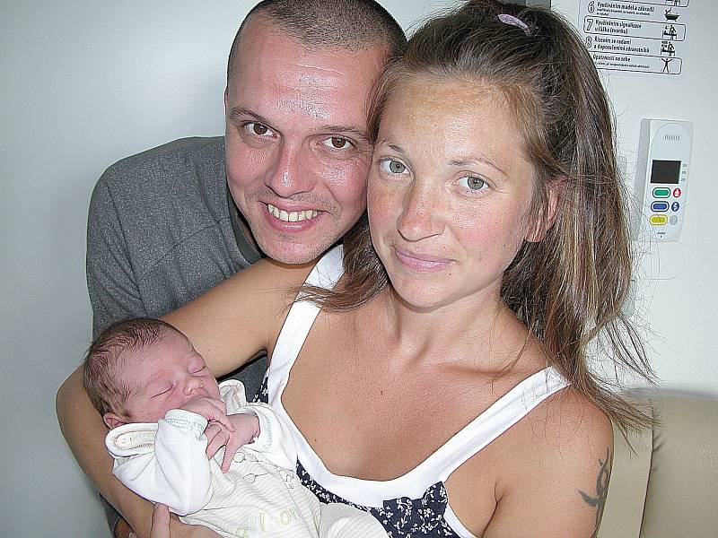 V neděli 26. července maminka Michaela spolu s tatínkem Štěpánem z Voznice poprvé sevřela v náručí své první zlatíčko – dcerku Elenu Valchářovou, která v ten den vážila 3,14 kg a měřila 49 cm.