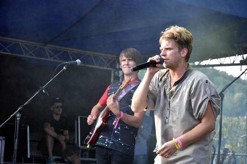 Letní festival v příjemném prostředí, přímo na pláži, byl v tropickém počasí volbou několika tisíců návštěvníků. Foto: Ondřej Navrátil