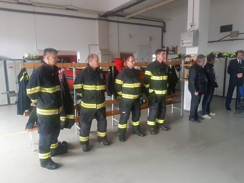 Ze slavnostního předání bateriového přetlakového ventilátoru Leader BatFan 3 Li+ pro odvětrávání kouře a nebezpečných plynů hasičům v Sedlčanech.