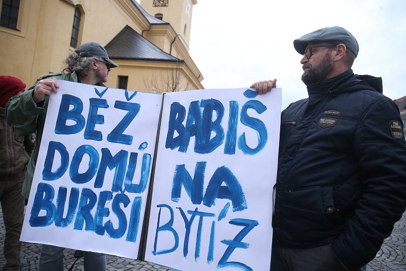 Ze setkání premiéra s občany Příbrami se v budově radnice.