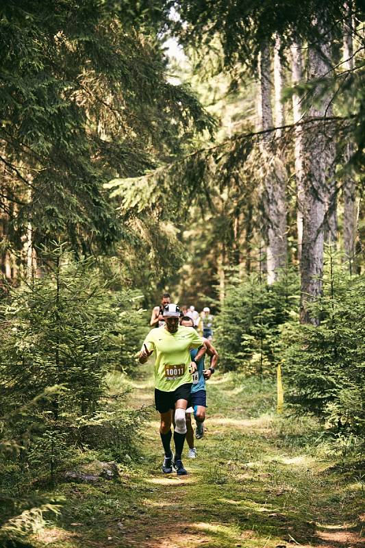 Závod Běhej lesy se tentokrát konal v Brdech.