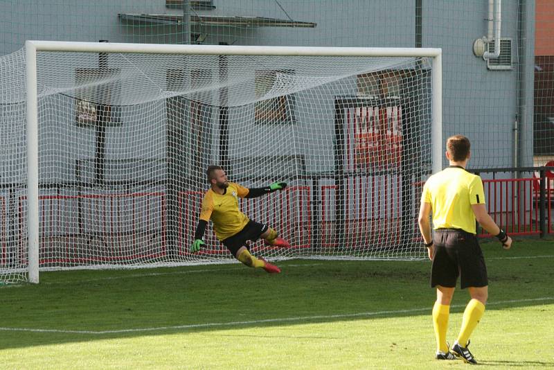 Spartak Příbram doma přejel Votice 8:0.