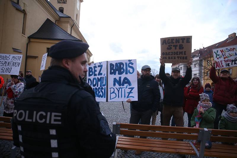 Ze setkání premiéra s občany Příbrami se v budově radnice.