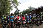 V sobotu před polednem přivítala Vlaška dvě stovky závodníků horských kol.