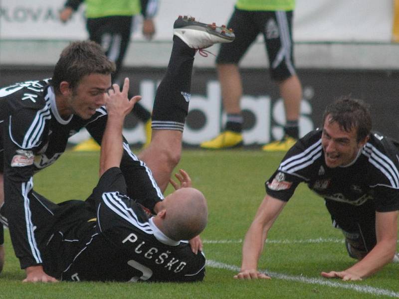 Gambrinus liga: Příbram - Č. Budějovice (2:0). Radost domácích po prvním gólu.