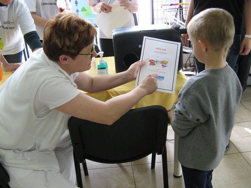 Světový den hygieny rukou v příbramské nemocnici.