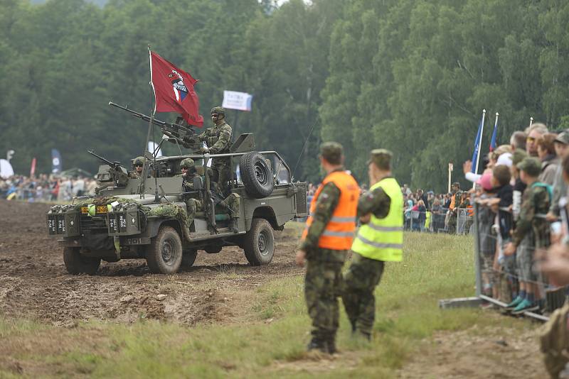 Den pozemního vojska v areálu tankodromu Bahna u Strašic.