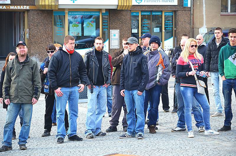 Demonstrace na náměstí TGM v Příbrami.