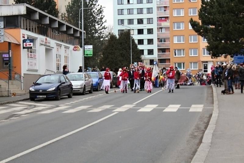 Sobotní masopustní průvod zahájil v Březnici čtyřicetidenní půst.