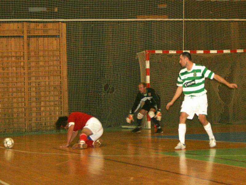 Divize futsalu: FC 83 Příbram - Celtic Kladno (9:5).