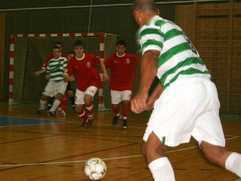 Divize futsalu: FC 83 Příbram - Celtic Kladno (9:5).