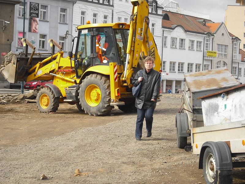 Pokládka dlažby.