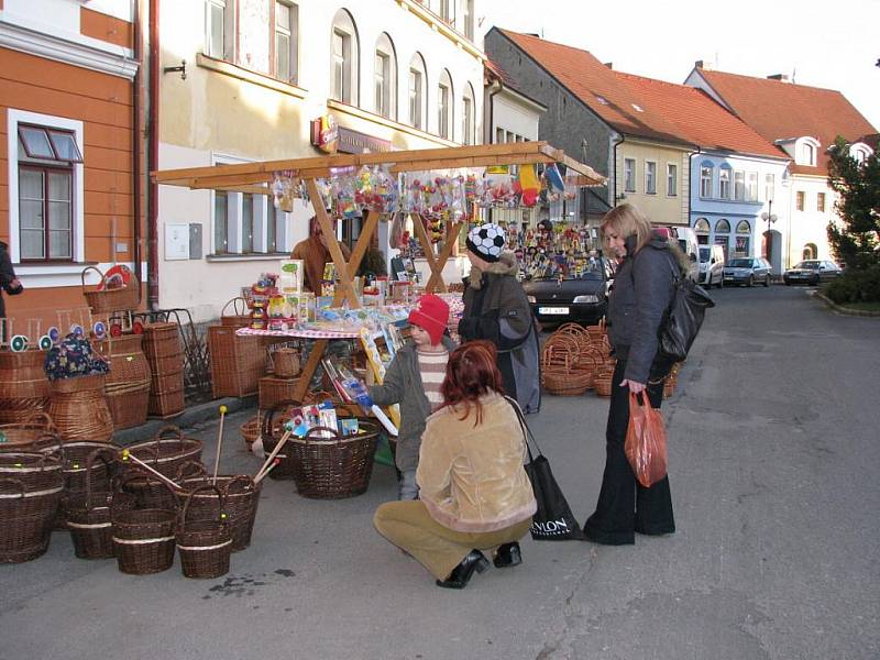 Tradiční jarmark a zahájení adventu v Rožmitále.