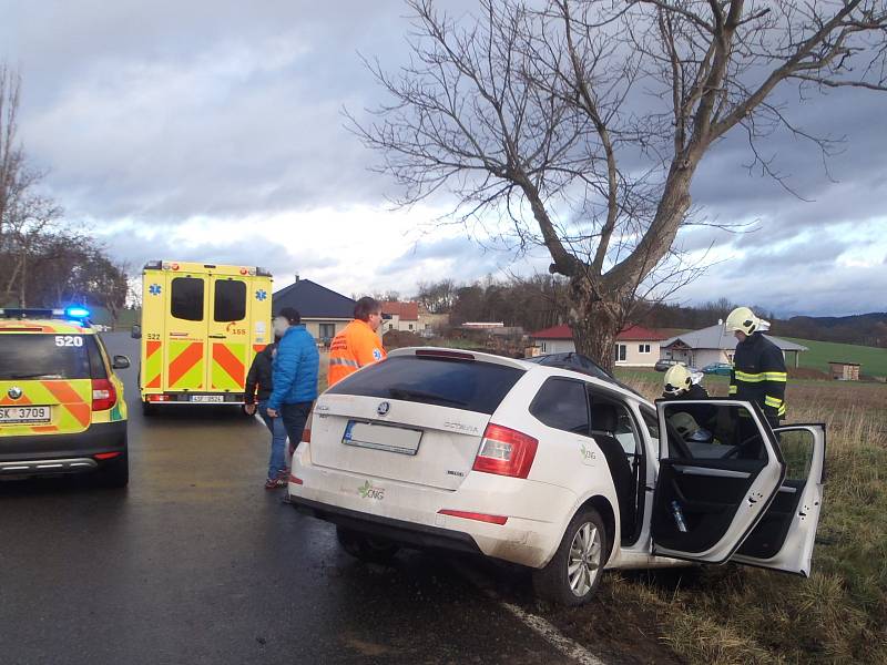 Vážná dopravní nehoda nedaleko Sedlčan v sobotu 22. prosince 2018.