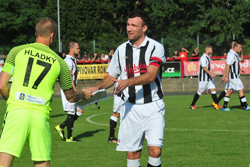 Stadion V Lipkách v Dobříši zažil ve středu v podvečer fotbalový svátek. K utkání 2. kola českého poháru MOL Cup sem přijel prvoligový tým Slovan Liberec.