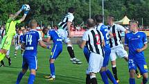 Stadion V Lipkách v Dobříši zažil ve středu v podvečer fotbalový svátek. K utkání 2. kola českého poháru MOL Cup sem přijel prvoligový tým Slovan Liberec.