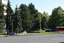 Volební místo drive-in najde veřejnost v místě heliportu u bývalého areálu ZÚNZ na Zdaboři.