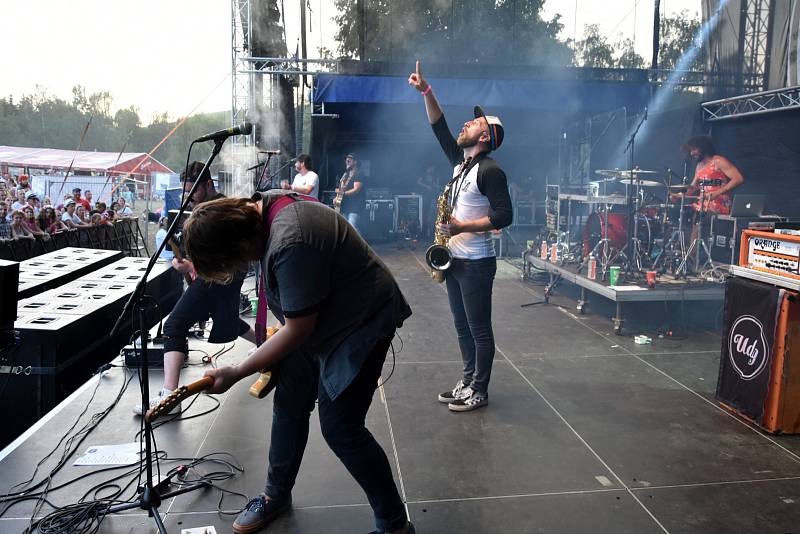 Letní festival v příjemném prostředí, přímo na pláži, byl v tropickém počasí volbou několika tisíců návštěvníků. Foto: Ondřej Navrátil