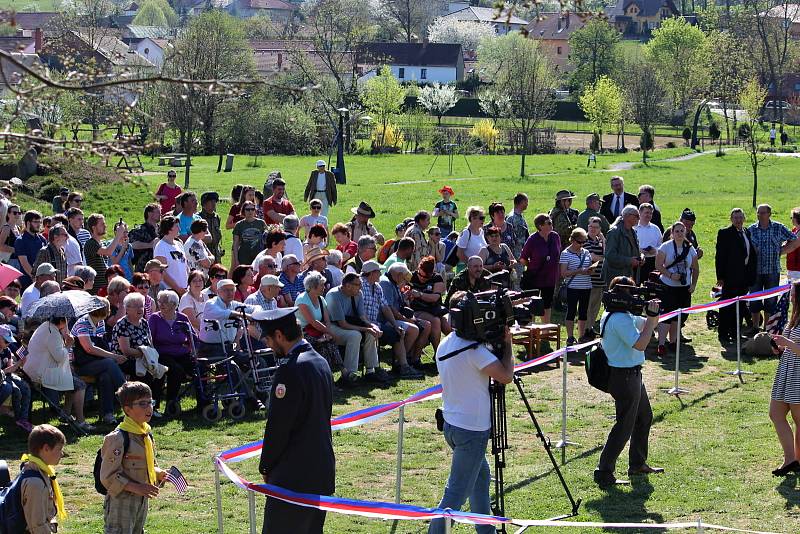 V Kosově Hoře nese park jméno velitele čs. bombardovací peruti