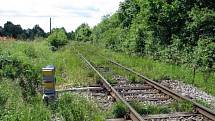 Obyvatelé Tochovic se shodují, že výstražná signalizace na železničním přejezdu není v pořádku