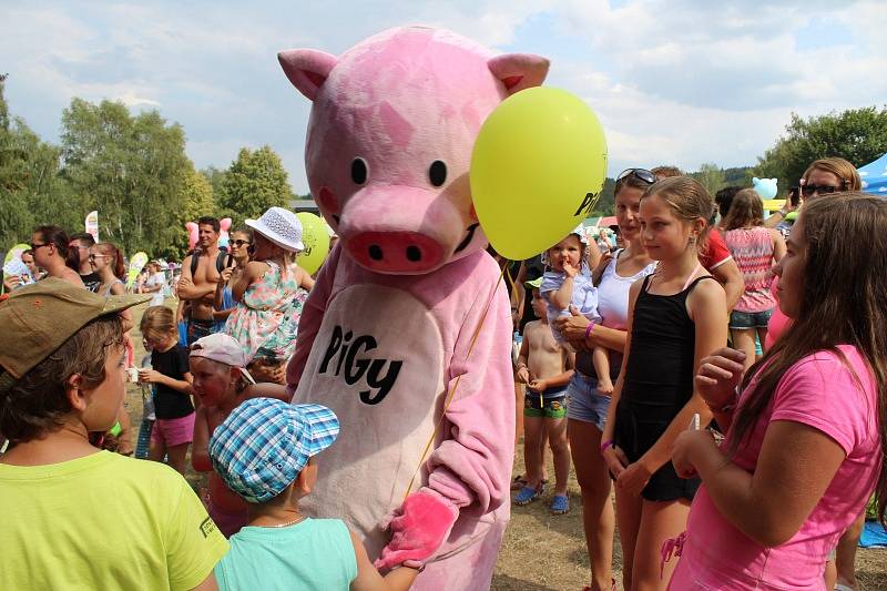 Letní festival v příjemném prostředí, přímo na pláži, byl v tropickém počasí volbou několika tisíců návštěvníků.