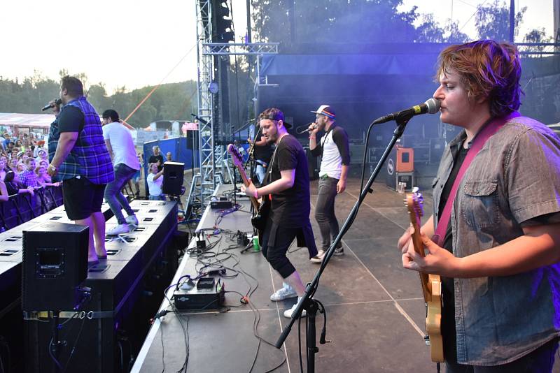 Letní festival v příjemném prostředí, přímo na pláži, byl v tropickém počasí volbou několika tisíců návštěvníků. Foto: Ondřej Navrátil