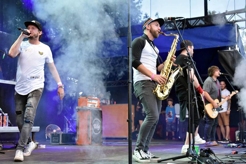 Letní festival v příjemném prostředí, přímo na pláži, byl v tropickém počasí volbou několika tisíců návštěvníků. Foto: Ondřej Navrátil