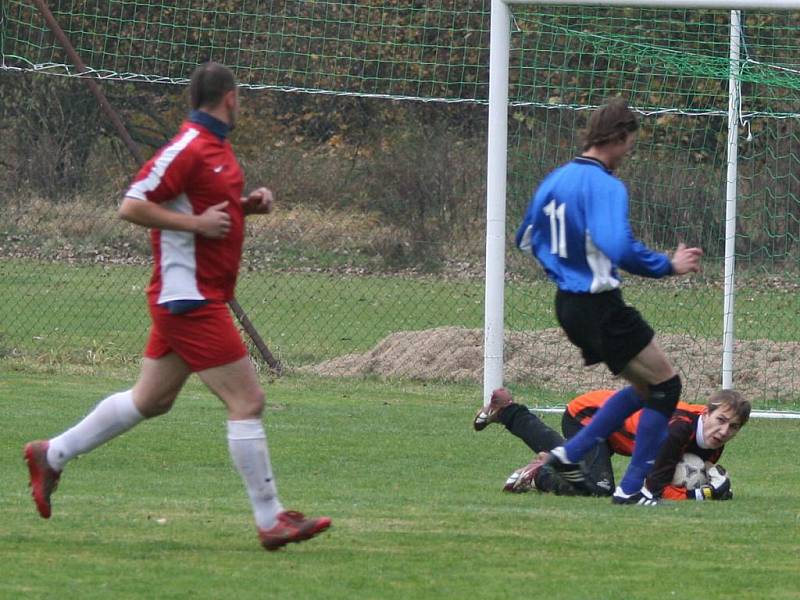 III. třída: Trhové Dušníky - Zduchovice (1:4).