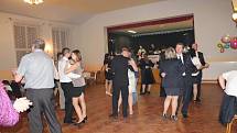 Na sále Kulturního domu v Malinové tančili nejen hasiči pod taktovkou hudební kapely MK Band.