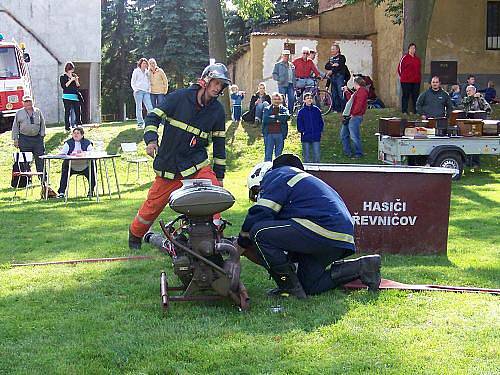 Setkání historické hasičské techniky v Řevničově