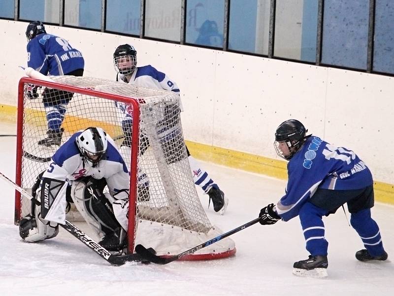 Starší žáci HC Rakovník porazili Kralupy 5:4.