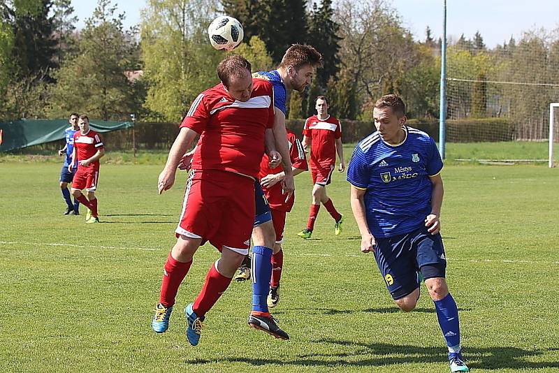 Z fotbalového utkání okresního přeboru Mšec - Zavidov B (1:2)