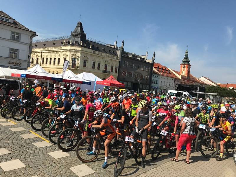 Magnetem nedělního cyklistického programu byl MTB závod.