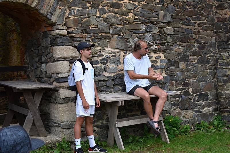 Hrad Krakovec je v létě v obležení turistů. Návštěvnost je srovnatelná s tou loňskou, kdy byla rekordní.