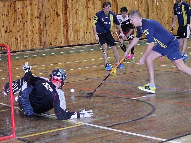 Florbalový turnaj Aquatop cup 2017 ovládla Malinová.