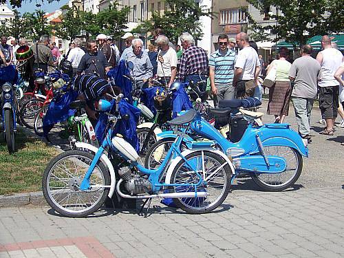 Druhé setkání majitelů mopedů Stadion v Rakovníku a na Křivoklátě