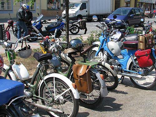 Druhé setkání majitelů mopedů Stadion v Rakovníku a na Křivoklátě