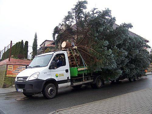 Stavění vánočního stromu Rakovník 2010