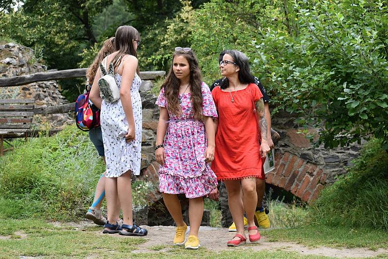 Hrad Krakovec je v létě v obležení turistů. Návštěvnost je srovnatelná s tou loňskou, kdy byla rekordní.