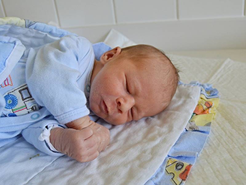 THEODOR JOURA, BÍLINA. Narodil se 4. listopadu 2018. Po porodu vážil 2,9 kg a měřil 49 cm. Rodiče jsou Renata a Rudolf.