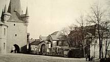 Pohled na bývalý palác plaských cisterciáků ze severozápadu v roce 1913.