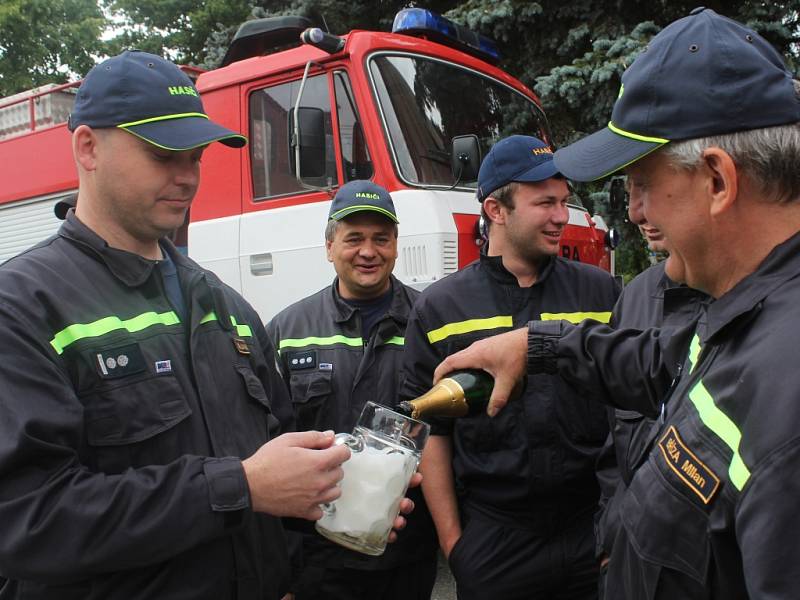 SDH Řevničov dostal nové auto