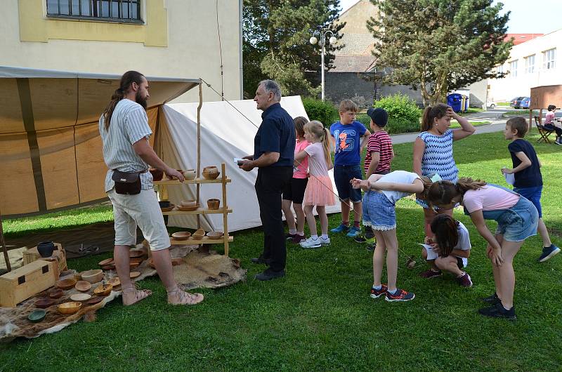 Tradiční Den s Kelty u novostrašeckého muzea.