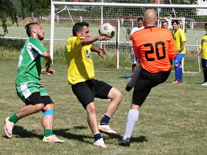 Turnaj v malé kopané v Kounově ovládli fotbalisté Hředel.