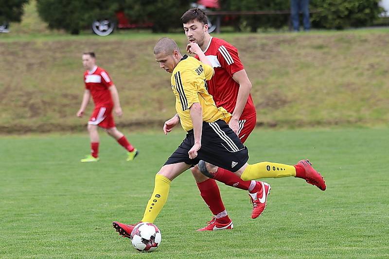 Z fotbalového utkání okresního přeboru Zavidov B - Městečko (0:2)